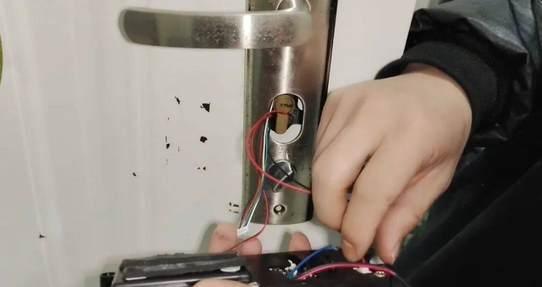 这室友靠谱！长沙一学生花80元为宿舍自制指纹锁：从小喜欢捣鼓<strong></p>
<p>虚拟币暴力</strong>，做出来感觉特别爽