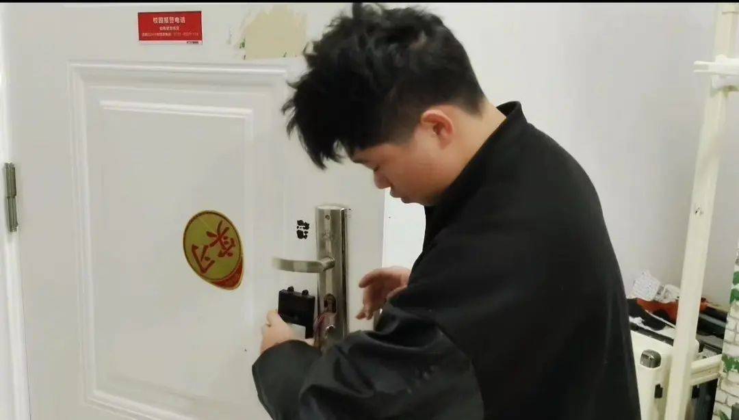 这室友靠谱！长沙一学生花80元为宿舍自制指纹锁：从小喜欢捣鼓<strong></p>
<p>虚拟币暴力</strong>，做出来感觉特别爽