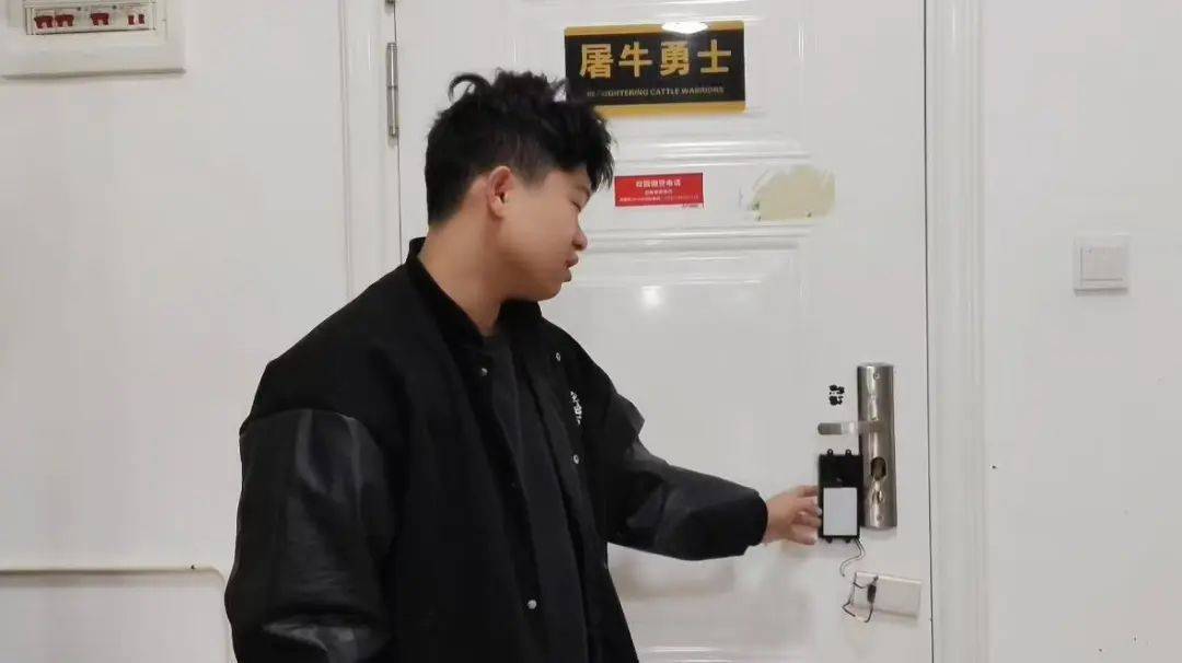 这室友靠谱！长沙一学生花80元为宿舍自制指纹锁：从小喜欢捣鼓<strong></p>
<p>虚拟币暴力</strong>，做出来感觉特别爽