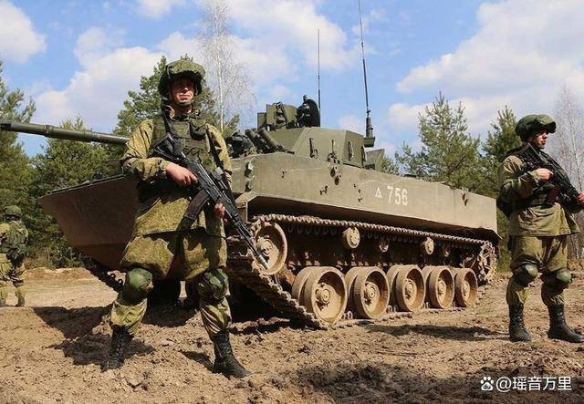 俄军开启全线大规模进攻！乌军16个旅被包围，泽连斯基同意停战