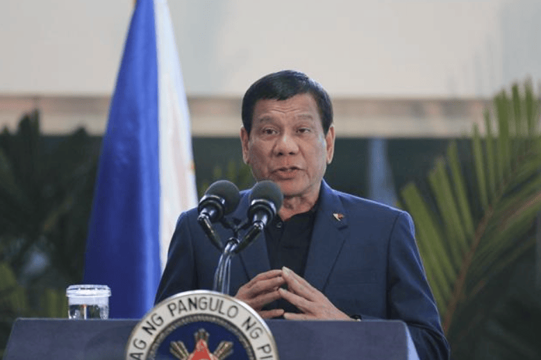 杜特尔特提前收到消息<strong></p>
<p>大连虚拟币</strong>，在马科斯动手逮捕前，火速带女儿飞往中国