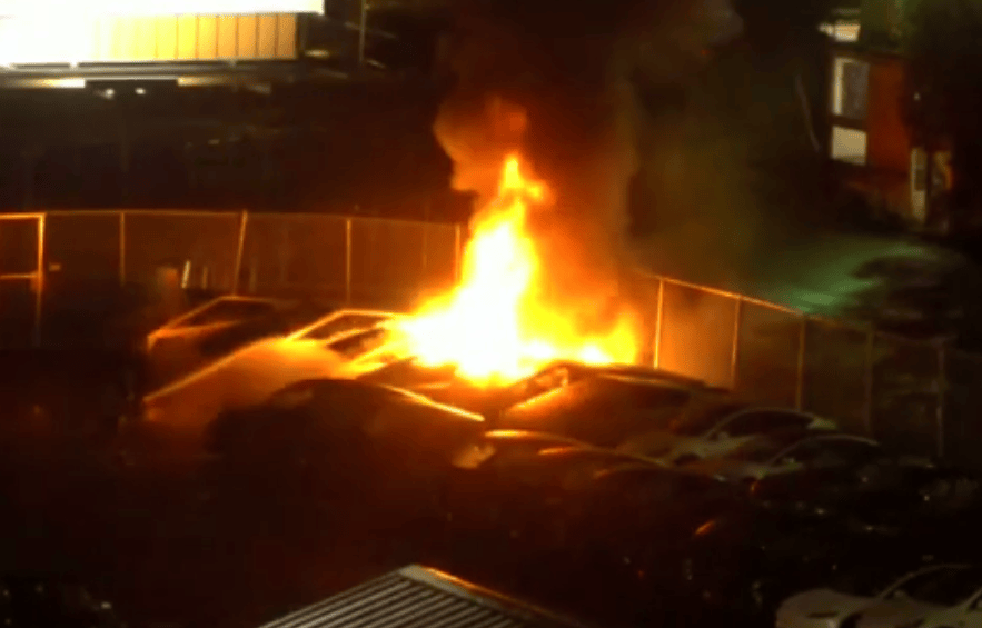 “拒绝马斯克”?美国发生多起特斯拉破坏事件<strong></p>
<p>大连虚拟币</strong>,警方:系政治原因