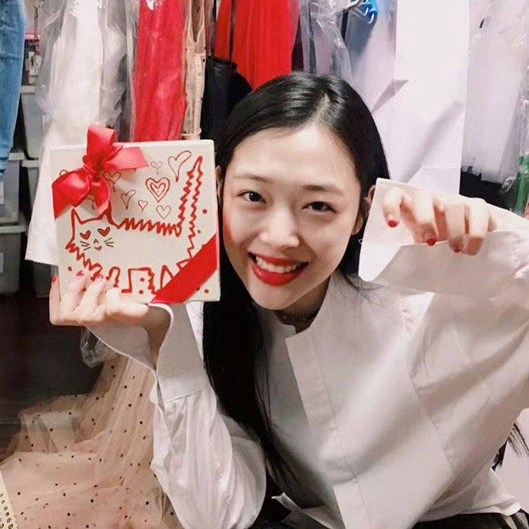 金赛纶、辉星、具荷拉、雪莉……韩国娱乐圈为何命案频发<strong></p>
<p>大连虚拟币</strong>?