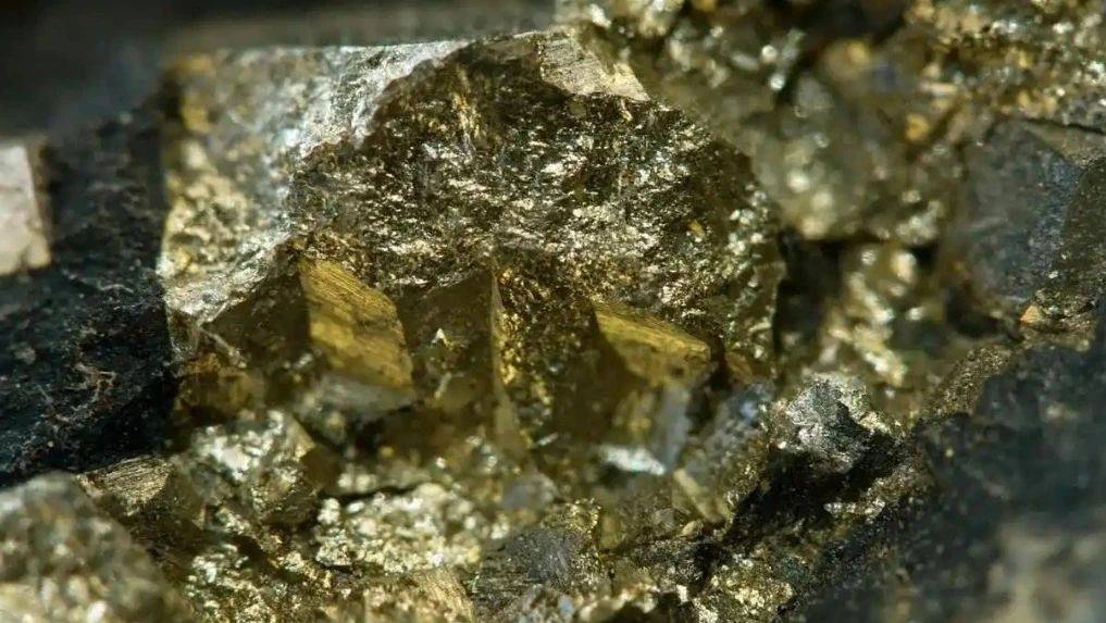 “卖谁都不会卖给中国！”蒙古国将最大铜矿卖给澳洲<strong></p>
<p>龙岩虚拟币</strong>，还提一无理要求