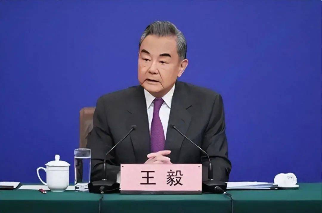 王毅再定台湾地位<strong></p>
<p>龙岩虚拟币</strong>，台当局激烈反击三招，解放军八字法则展示决心