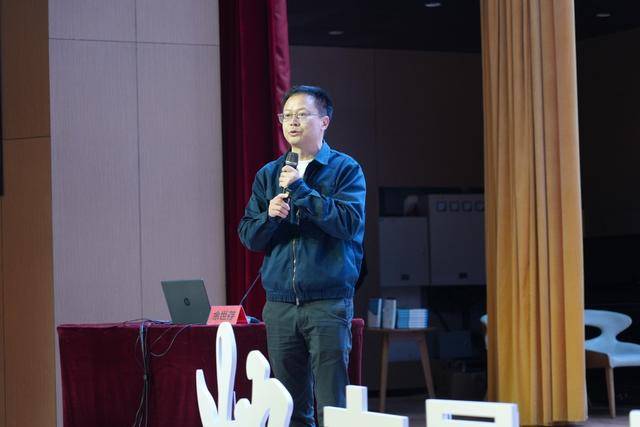 学者余世存：若有人投喂虚假信息<strong></p>
<p>太原虚拟币</strong>，AI可能会制造信息茧房