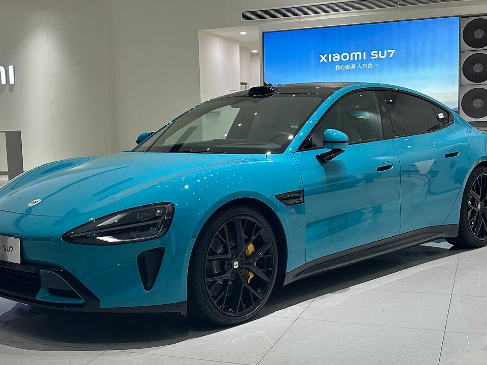 小米汽车每台亏4.5万、年亏62亿仍扩张，雷军：交付目标增至35万台