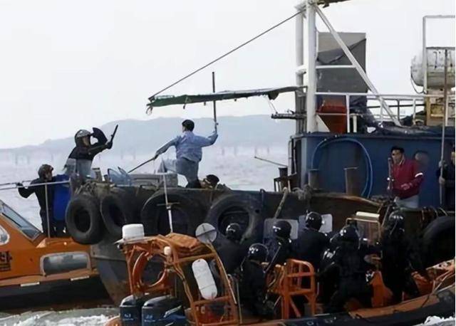 中韩海警对峙2小时<strong></p>
<p>虚拟币EC</strong>，中方持刀拦截，被强占25年苏岩礁有望收回？