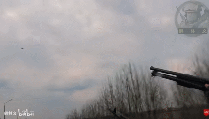 俄罗斯美女记者踩中地雷被炸死<strong></p>
<p>灰度虚拟币</strong>,乌女记者直播被无人机袭击惨叫?