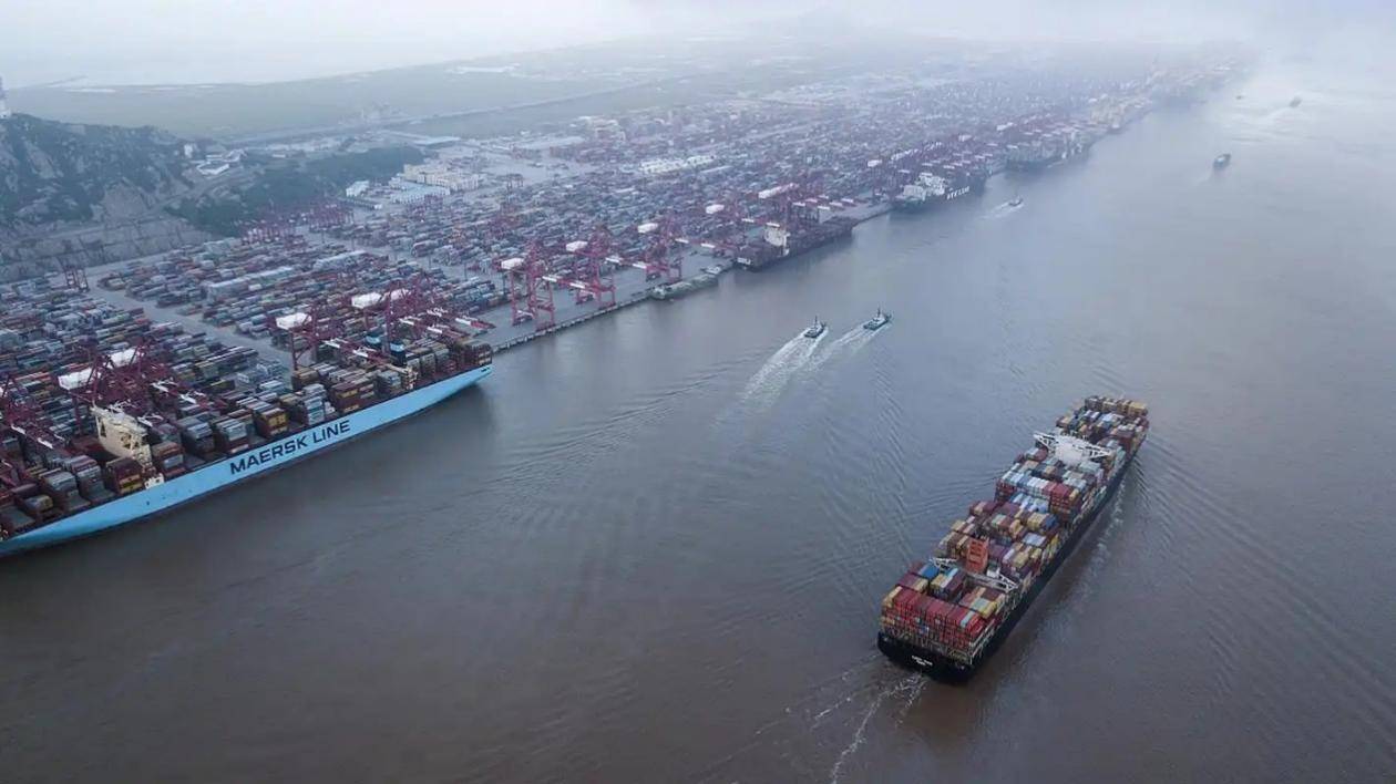 李嘉诚铁了心了?港口或真没法留住了<strong></p>
<p>灰度虚拟币</strong>,微妙时刻,黑石高层有动作