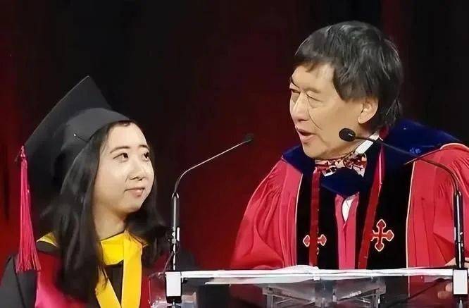 夸美国空气香甜的杨舒平<strong></p>
<p>灰度虚拟币</strong>，已被美国驱逐出境，如今回国下场怎么样了？