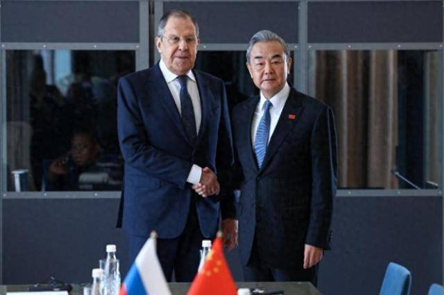 普京要打百年战争<strong></p>
<p>TG虚拟币</strong>，特朗普发飙，中国专机落地，这个局中俄能破