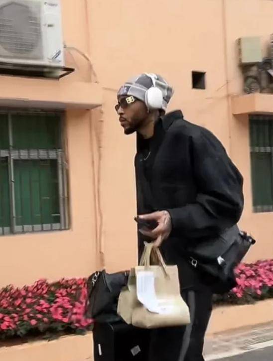 杜锋带13人出征上海!4外援+23兄弟<strong></p>
<p>鹤壁虚拟币</strong>,贝贝获重用