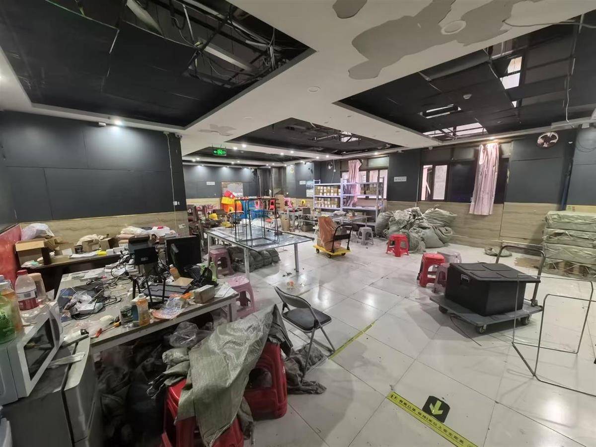 他发出的81万件快递全是电诈卡片<strong></p>
<p>虚拟币故事</strong>!武汉江岸警方破获特大诈骗案