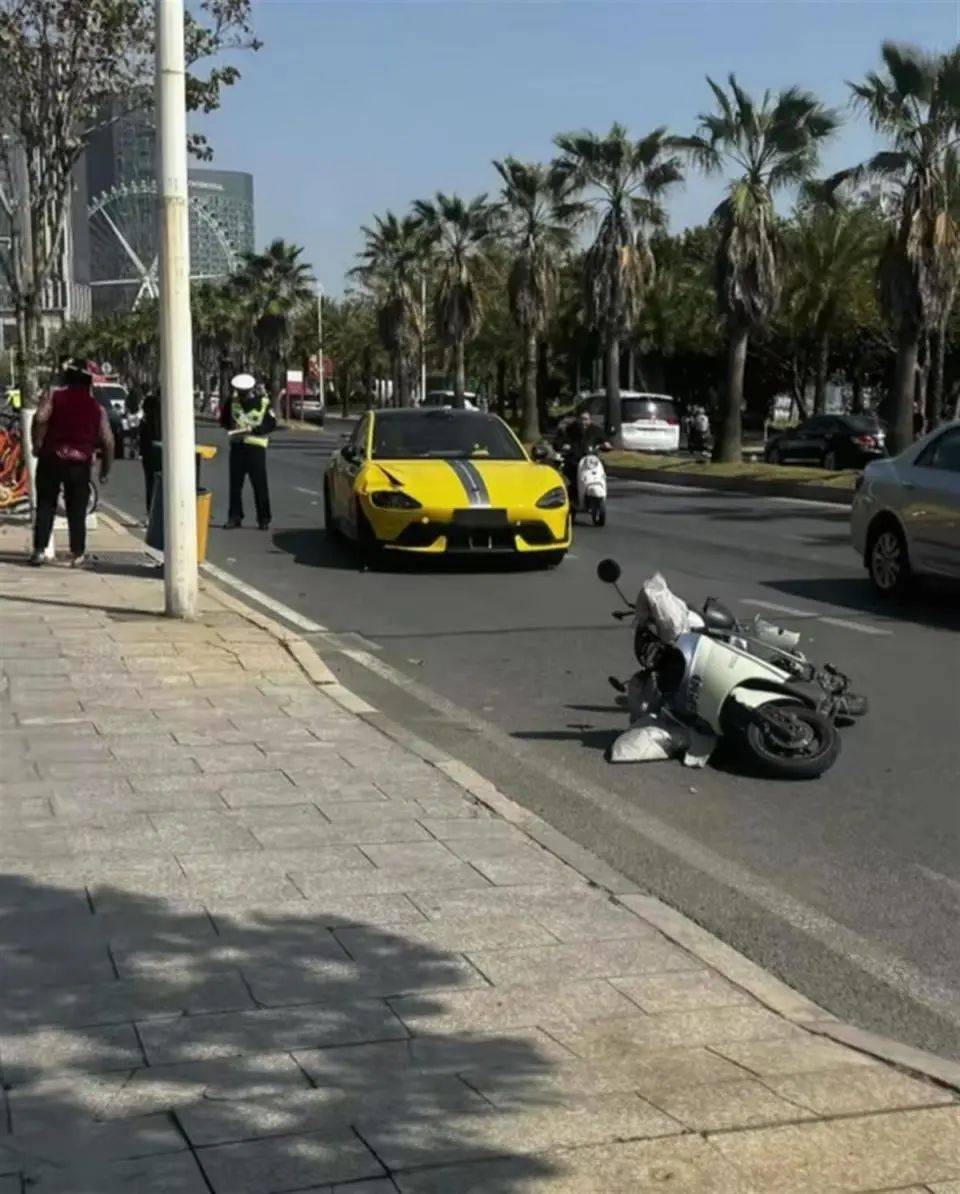 福建泉州一小米SU7 Ultra撞上电动车致26岁女生重伤<strong></p>
<p>生蛋虚拟币</strong>，疑似受害者妹妹发声：姐姐送医治疗20余天，现已去世