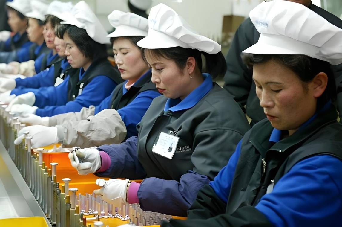 俄罗斯仓库出现多名朝鲜女工?俄朝此举或实现互利共赢<strong></p>
<p>极域虚拟币</strong>,双方都赚大了