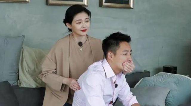 大S儿女回北京<strong></p>
<p>极域虚拟币</strong>,张兰拉着小玥儿逛街,网友夸汪小菲好帅