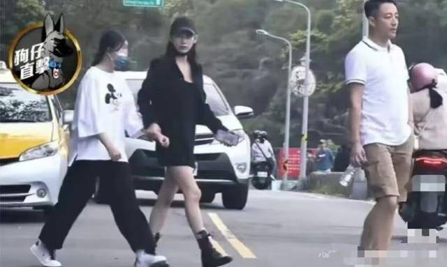 大S儿女回北京<strong></p>
<p>极域虚拟币</strong>,张兰拉着小玥儿逛街,网友夸汪小菲好帅