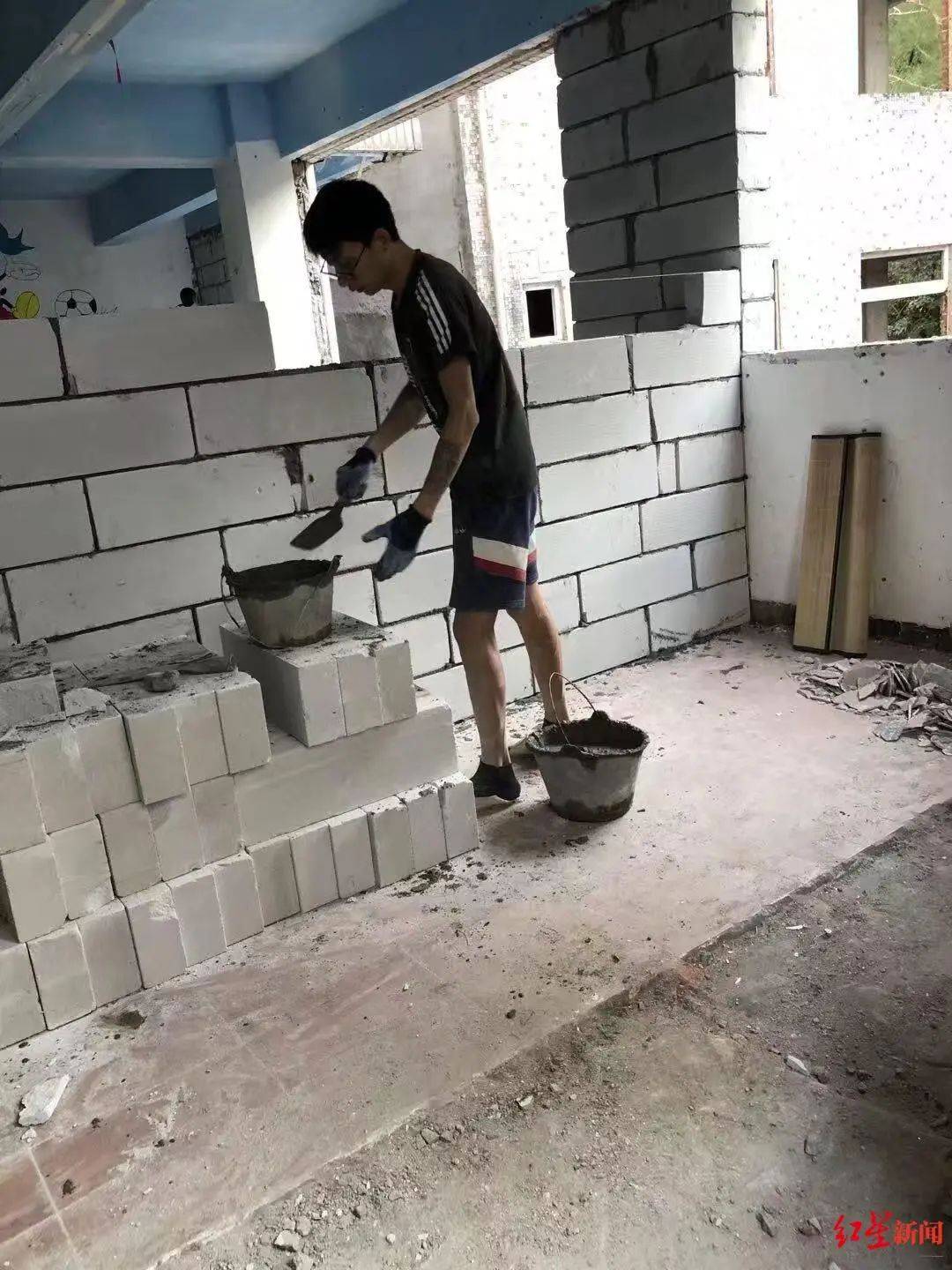 小伙搬砖9年攒200万<strong></p>
<p>虚拟币贝壳</strong>,修别墅买车:宁愿不要这些钱,若时间倒流想好好读书