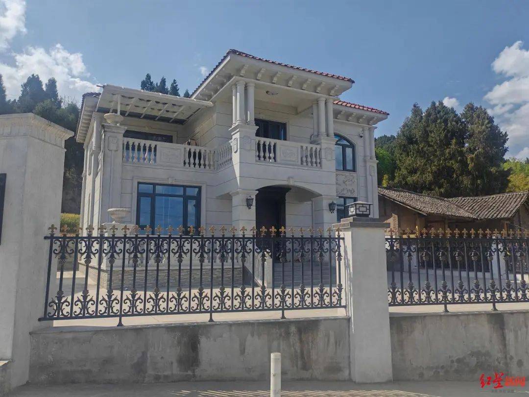 小伙搬砖9年攒200万<strong></p>
<p>虚拟币贝壳</strong>,修别墅买车:宁愿不要这些钱,若时间倒流想好好读书