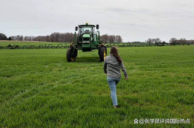 40艘大船停靠中国舟山港<strong></p>
<p>虚拟币爆块</strong>，特朗普不长记性，中国早把后路设计好了