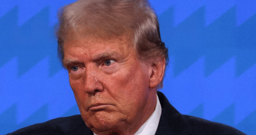 中国打了一场漂亮的翻身仗！支持率暴跌，特朗普开始找退路，对华关税大降