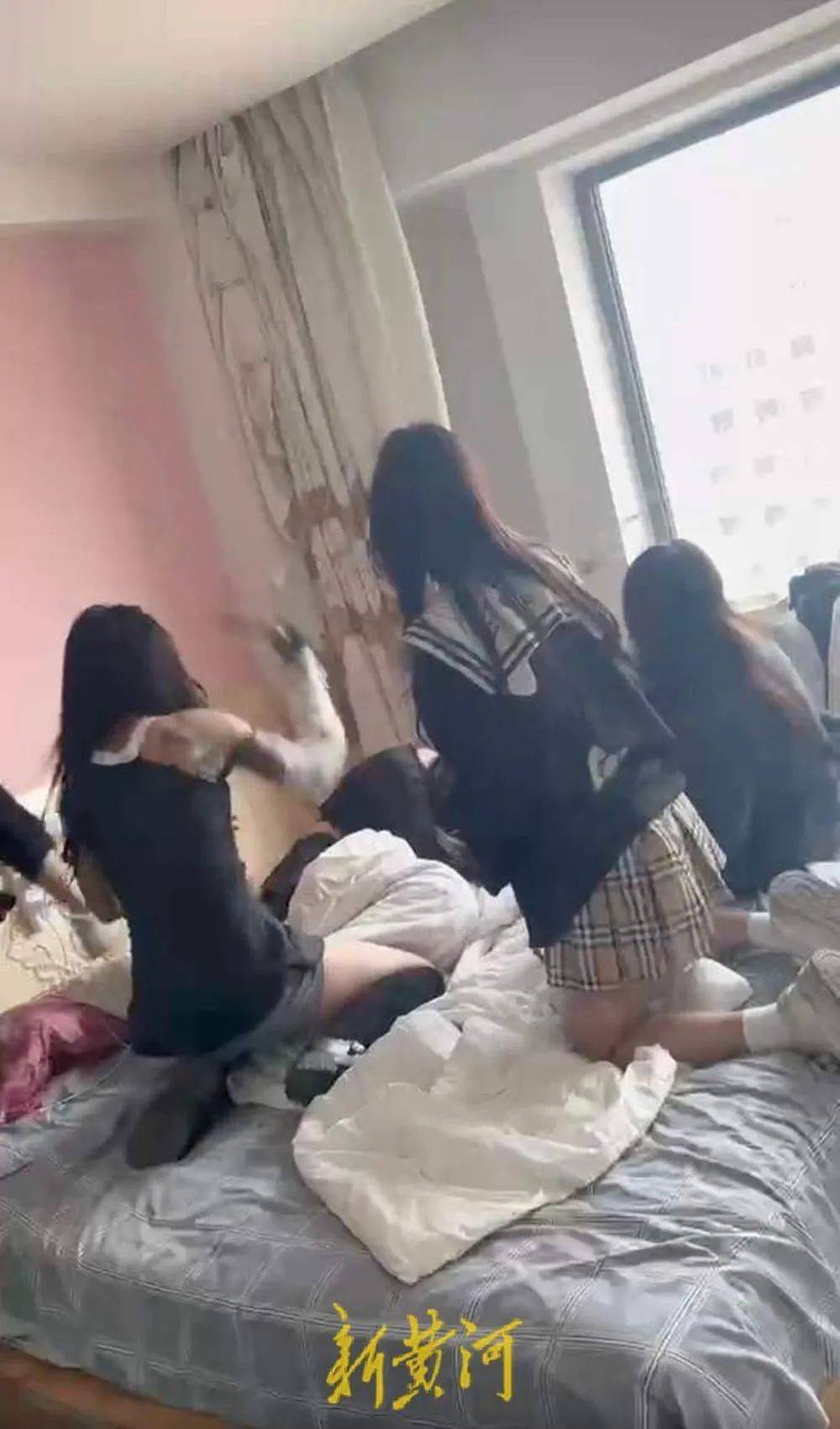 一网红被指涉网传脱衣殴打霸凌事件，沈阳警方：1人已被刑拘，5人被行政处罚