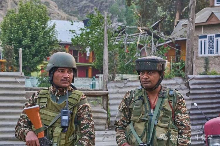 印巴之战<strong></p>
<p>新款法拉利</strong>,让人大吃一惊的背后