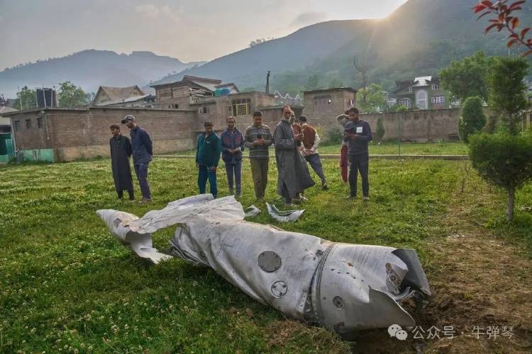 印巴之战<strong></p>
<p>新款法拉利</strong>,让人大吃一惊的背后