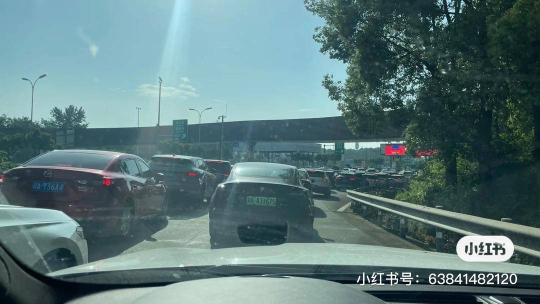 成都ETC整体失效致绕城高速堵死?12122:系成温邛高速温江收费站停电<strong></p>
<p>新款法拉利</strong>,已恢复