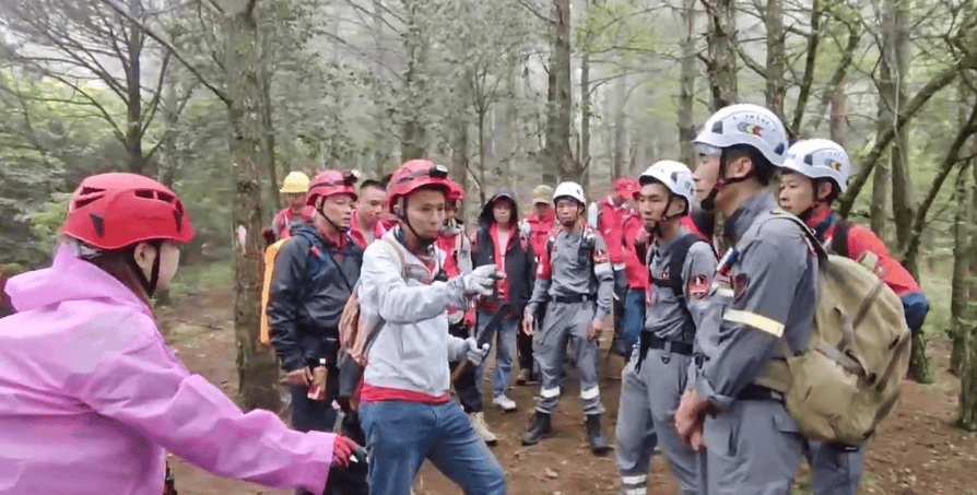 8岁男孩失联超90小时<strong></p>
<p>新款法拉利</strong>，福建及国内多支救援队齐聚石谷解！正以目击者线索形成搜救圈