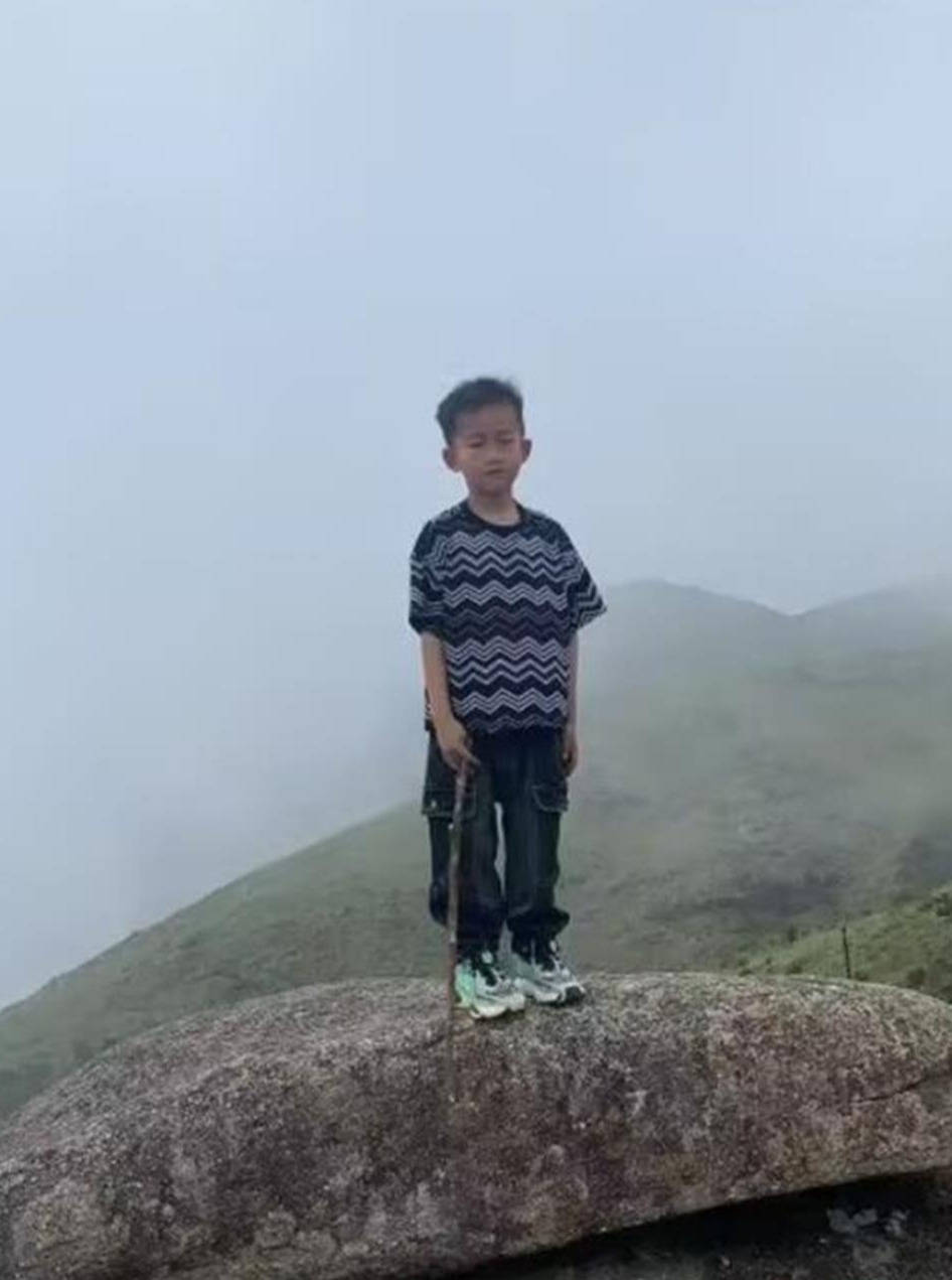 8岁男孩失联超90小时<strong></p>
<p>新款法拉利</strong>，福建及国内多支救援队齐聚石谷解！正以目击者线索形成搜救圈