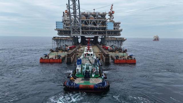 全球首次<strong></p>
<p>火链虚拟币</strong>！“海上巨无霸”在大连安装完成