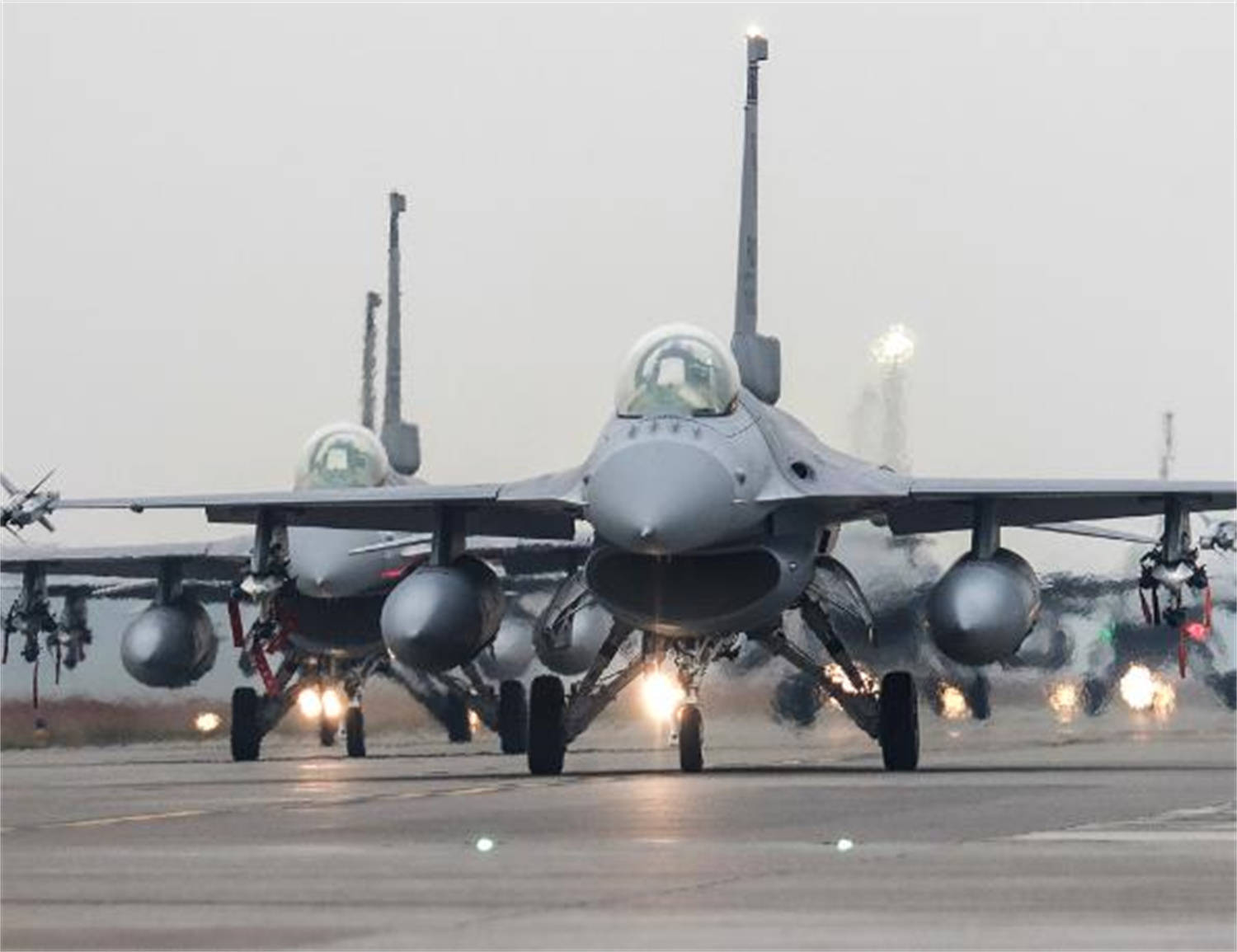 印被中式武器打服<strong></p>
<p>火链虚拟币</strong>，解放军发布歼10C大片，绿媒点赞，民进党沉默