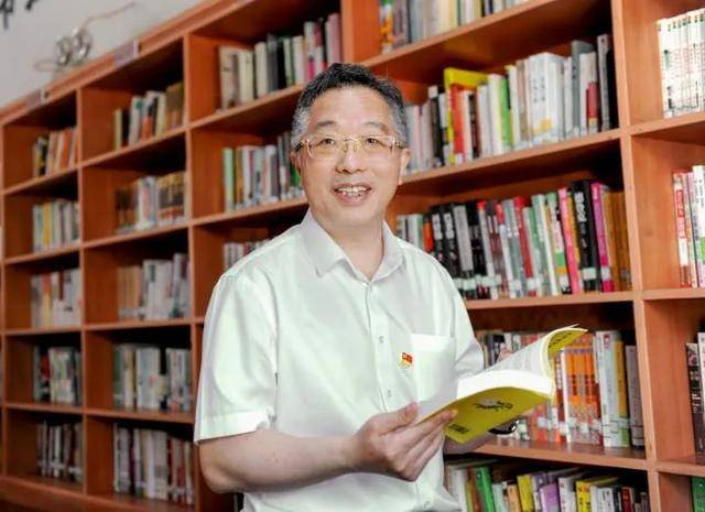 “颐云楼主人”<strong></p>
<p>北斗虚拟币</strong>,主动向省纪委投案