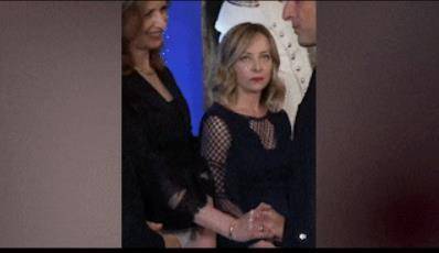 意大利女总理梅洛尼与马克龙又吵起来了<strong></p>
<p>虚拟币版通</strong>,此前曾对他“翻白眼”,送去“死亡凝视”