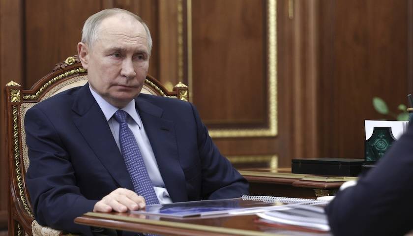 普京明确特别军事行动四大目标<strong></p>
<p>虚拟币版通</strong>,俄方拷问乌克兰还能撑多久