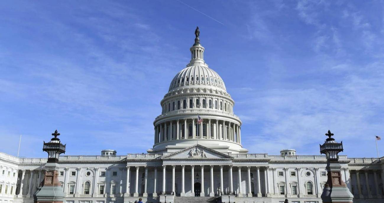 狠起来自己都骂？特朗普在沙特演讲：以后美国再也不干涉他国了