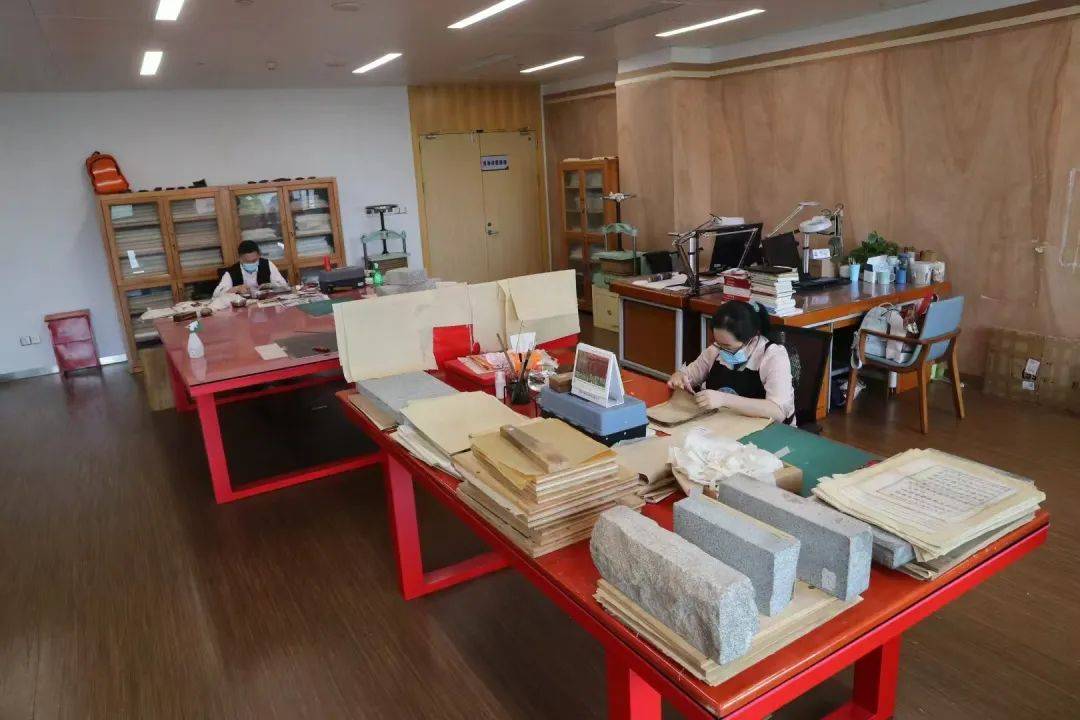 “冷板凳”一坐18年<strong></p>
<p>虚拟币网文</strong>！41岁厦门女子：要一直坐下去