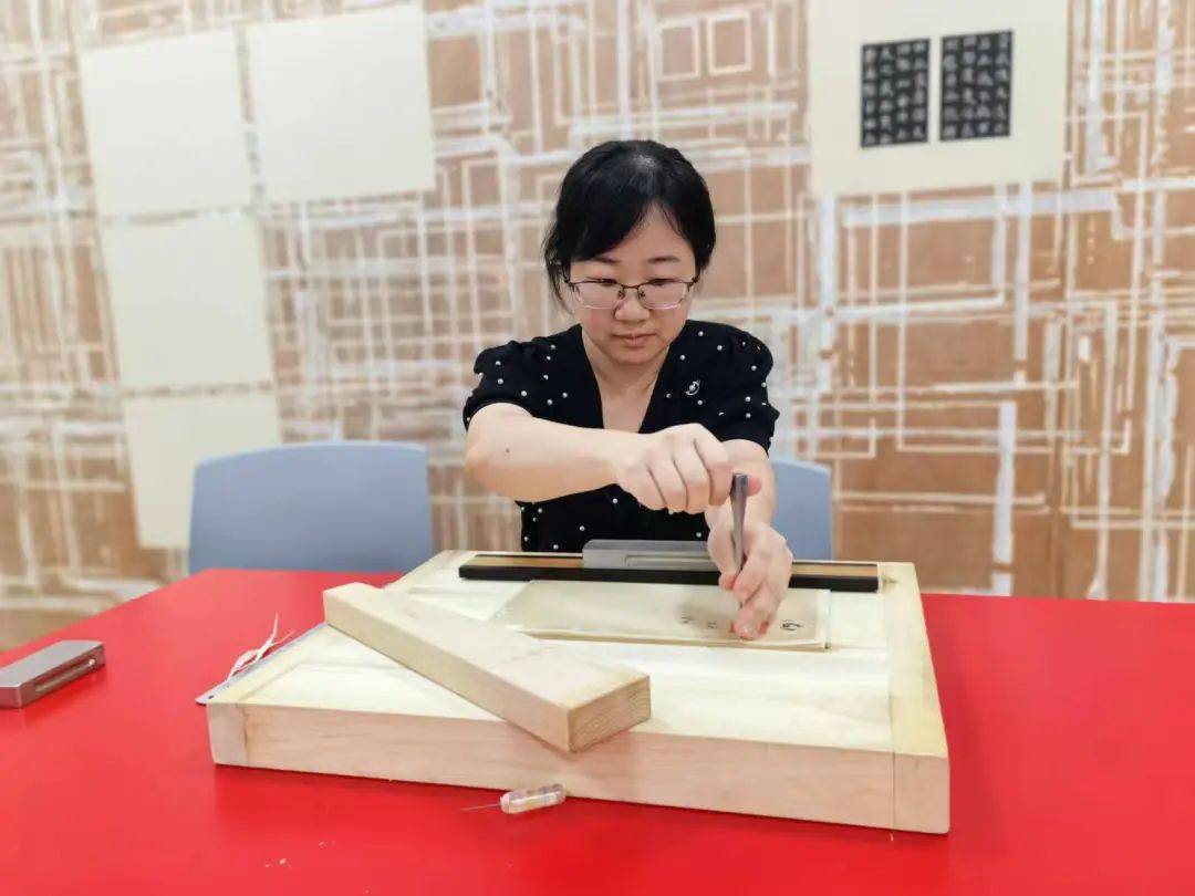 “冷板凳”一坐18年<strong></p>
<p>虚拟币网文</strong>！41岁厦门女子：要一直坐下去