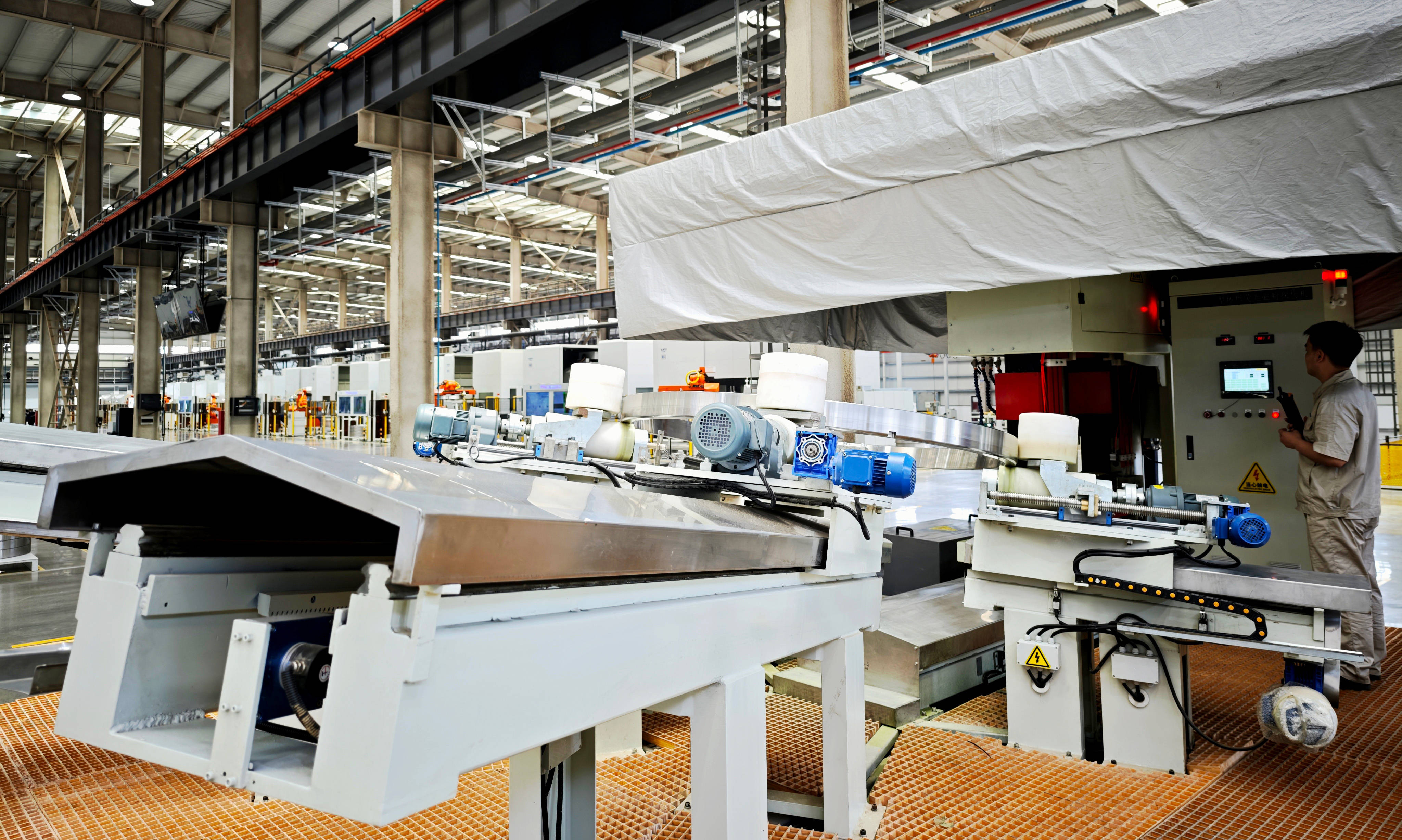 第1视点丨跟随总书记走进洛阳轴承集团 <strong></p>
<p>虚拟币网文</strong>了解先进制造业发展