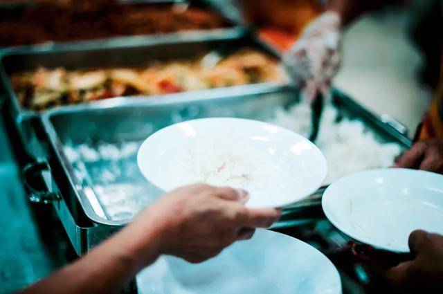 “小官巨贪校长”<strong></p>
<p>油塔虚拟币</strong>，让乡镇初中生吃不饱