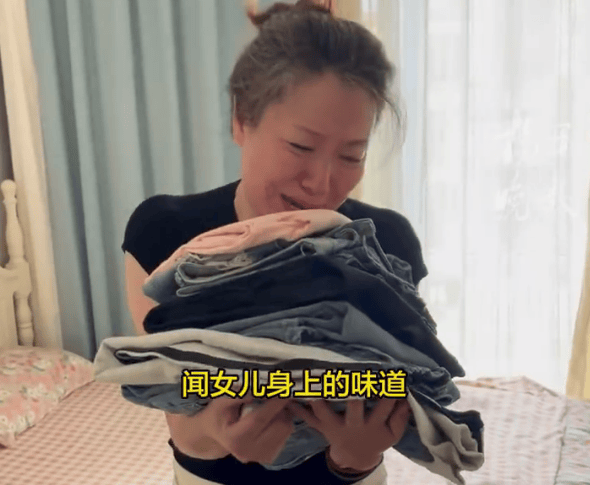 “女儿的衣服我不舍得洗<strong></p>
<p>wt虚拟币</strong>，偶尔想回来闻一闻她的味道”