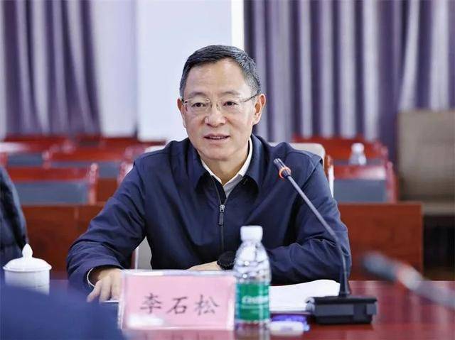 贪图享乐、道德败坏的李石松<strong></p>
<p>wt虚拟币</strong>，在厅长、市长、市委书记等任上敛财数额特别巨大