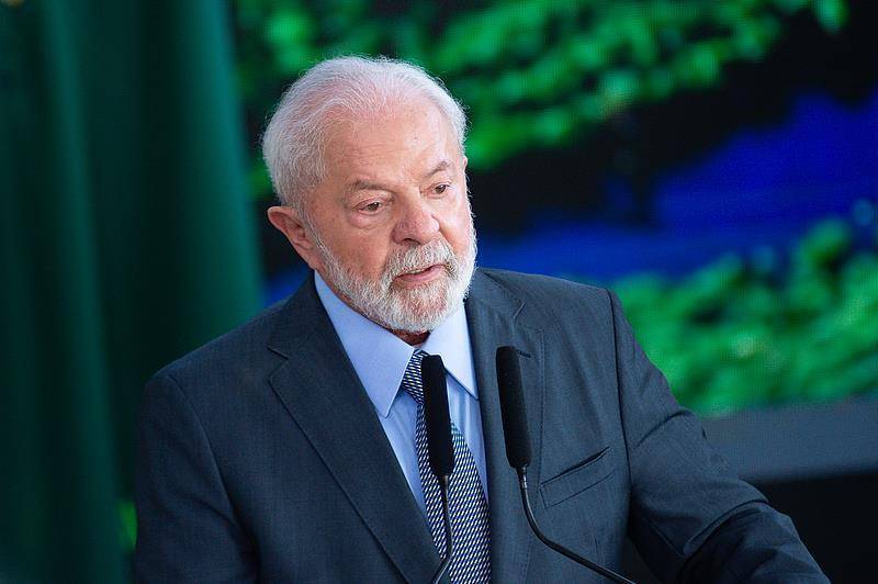 巴西总统卢拉因身体不适入院检查