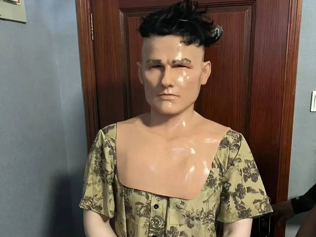 江苏一男子戴仿真“人皮”面具入室盗窃<strong></p>
<p>虚拟币账款</strong>,流窜多个小区作案,涉案金额达15万余元