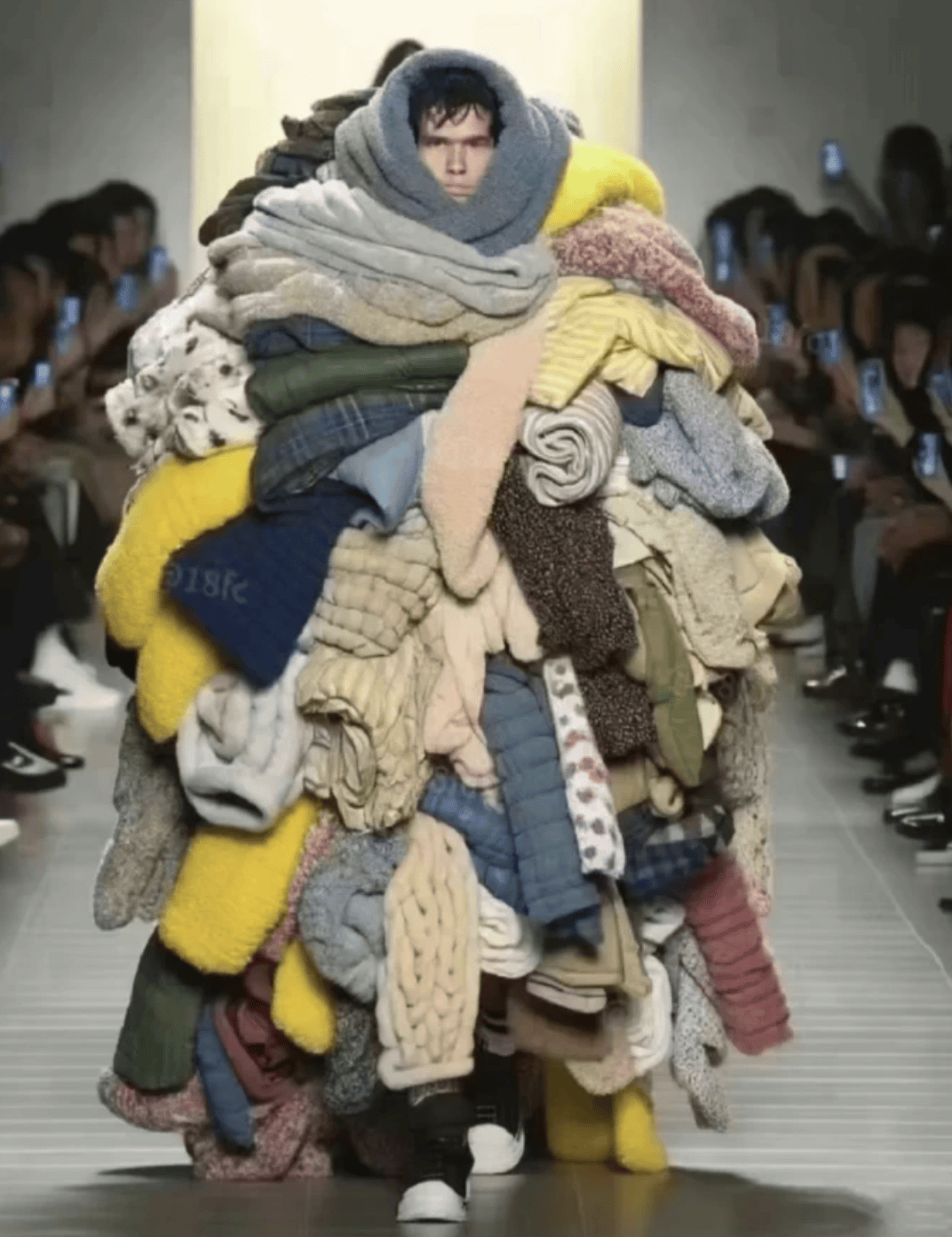 “坐飞机发现旁边放着冷链海鲜”<strong></p>
<p>虚拟币账款</strong>,航空公司兼职送货给出差人整破防了