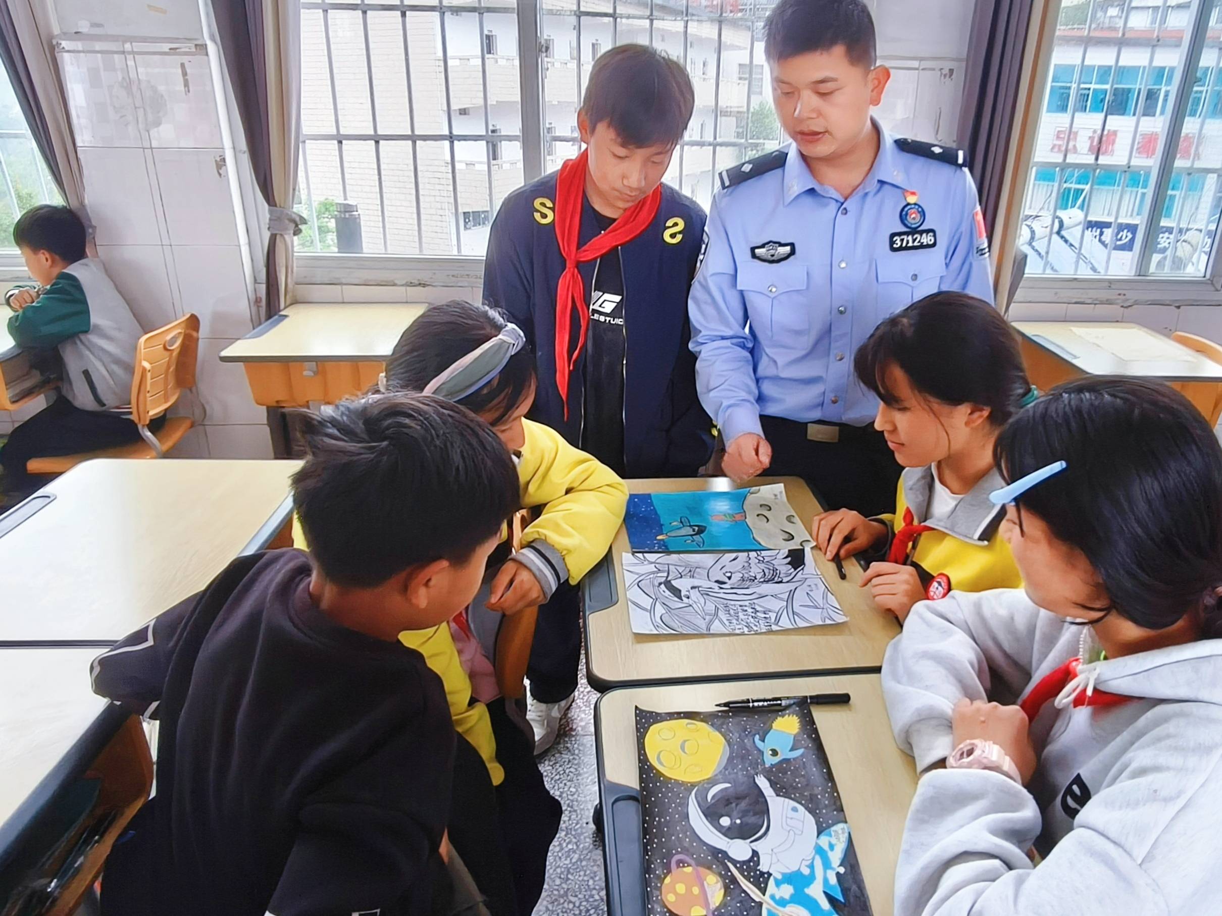 云南怒江:童画里的国门风<strong></p>
<p>虚拟币账款</strong>!片马边境派出所“六一”法治课开讲啦!