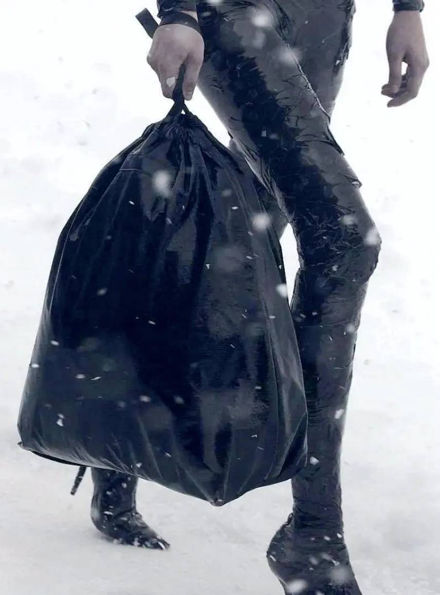 4500元一条！巴黎世家平角短裤造型半身裙惹争议<strong></p>
<p>拉升虚拟币</strong>，此前曾有多款产品被质疑像“智商税”