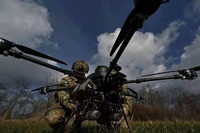 俄导弹百发百中！捣毁乌军“老巢”<strong></p>
<p>卡通虚拟币</strong>，316架无人机全被炸成碎片